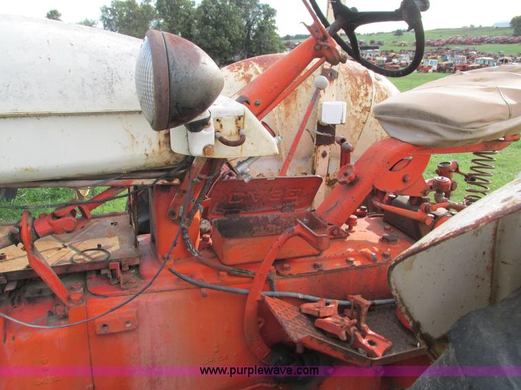 image for item G9405 Case 401 tractor