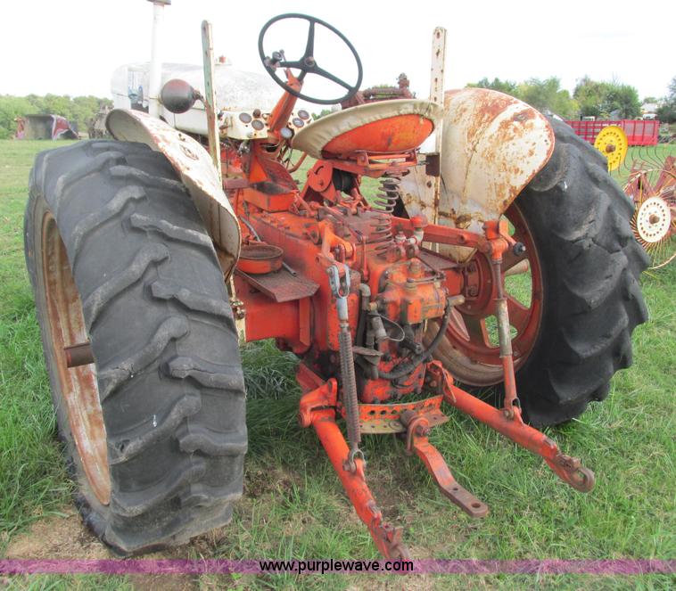 image for item G9405 Case 401 tractor