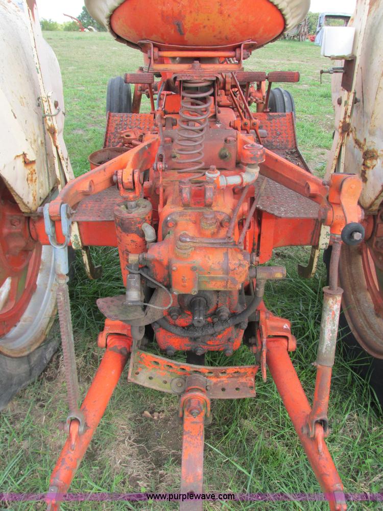 image for item G9405 Case 401 tractor