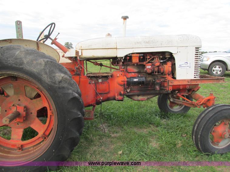 image for item G9405 Case 401 tractor