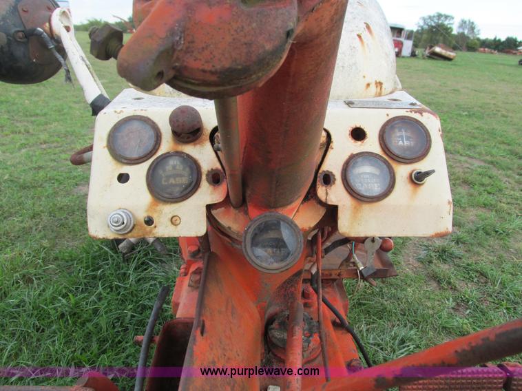 image for item G9405 Case 401 tractor