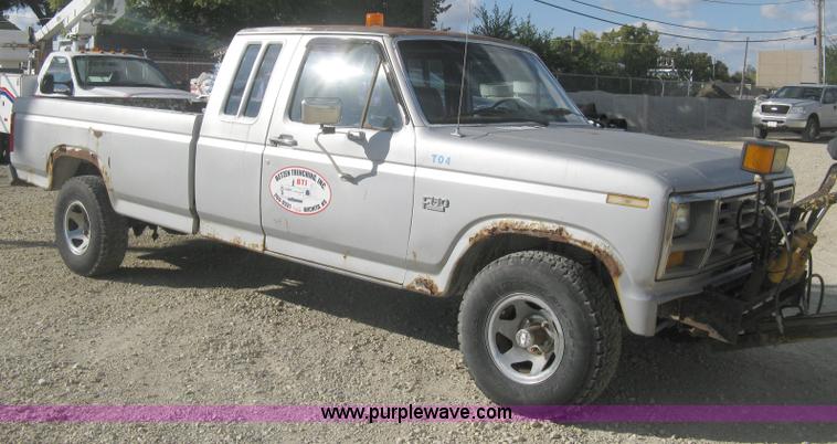 image for item H4486 1984 Ford F150 SuperCab pickup truck