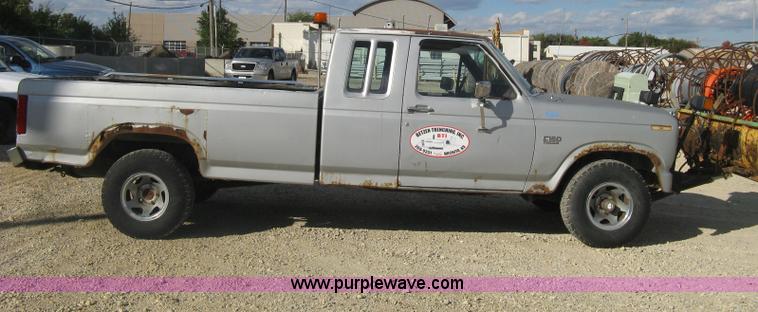 image for item H4486 1984 Ford F150 SuperCab pickup truck