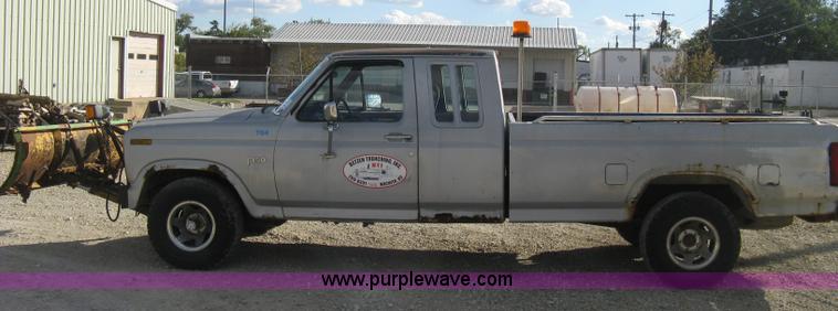 image for item H4486 1984 Ford F150 SuperCab pickup truck