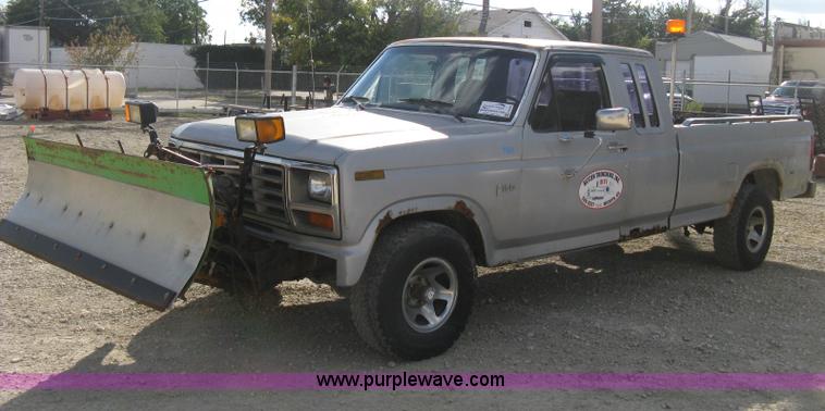 image for item H4486 1984 Ford F150 SuperCab pickup truck