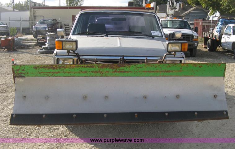 image for item H4486 1984 Ford F150 SuperCab pickup truck