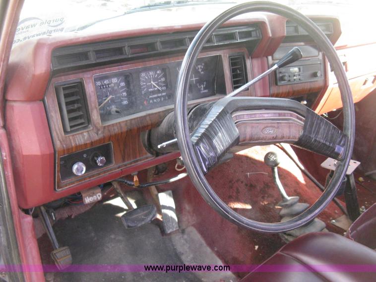 image for item H4486 1984 Ford F150 SuperCab pickup truck