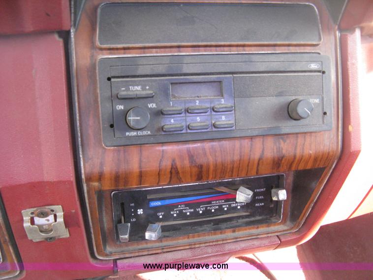 image for item H4486 1984 Ford F150 SuperCab pickup truck