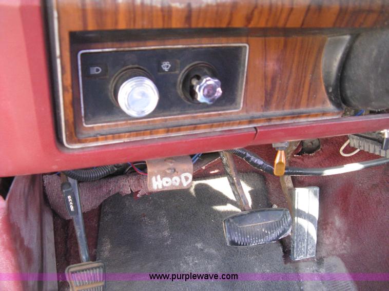 image for item H4486 1984 Ford F150 SuperCab pickup truck