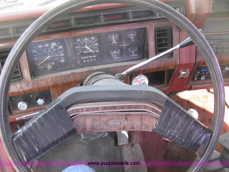 image for item H4486 1984 Ford F150 SuperCab pickup truck