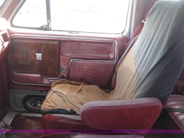 image for item H4486 1984 Ford F150 SuperCab pickup truck