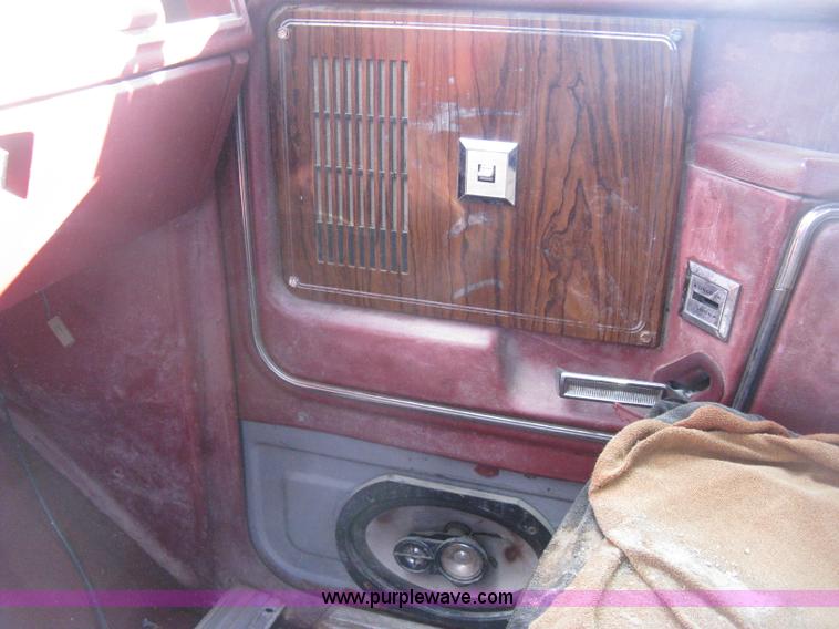 image for item H4486 1984 Ford F150 SuperCab pickup truck