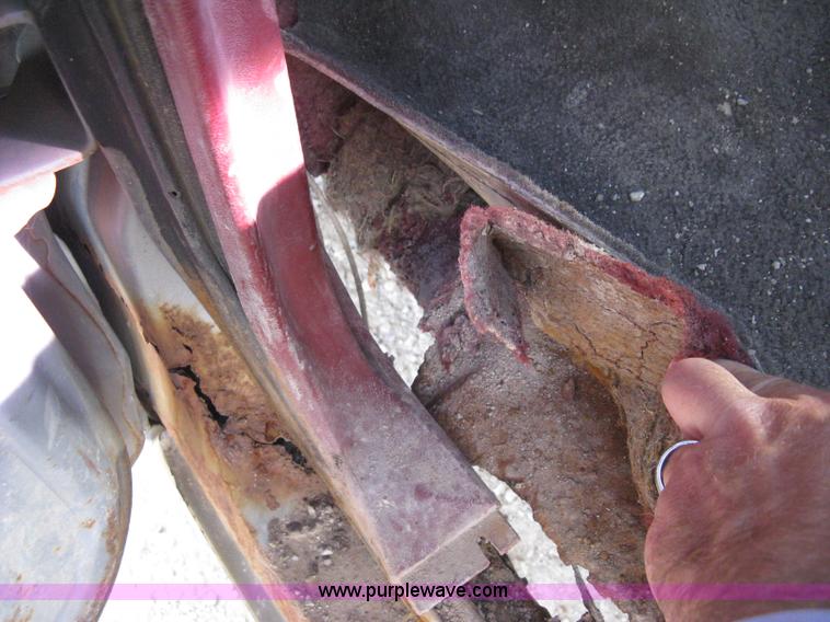 image for item H4486 1984 Ford F150 SuperCab pickup truck