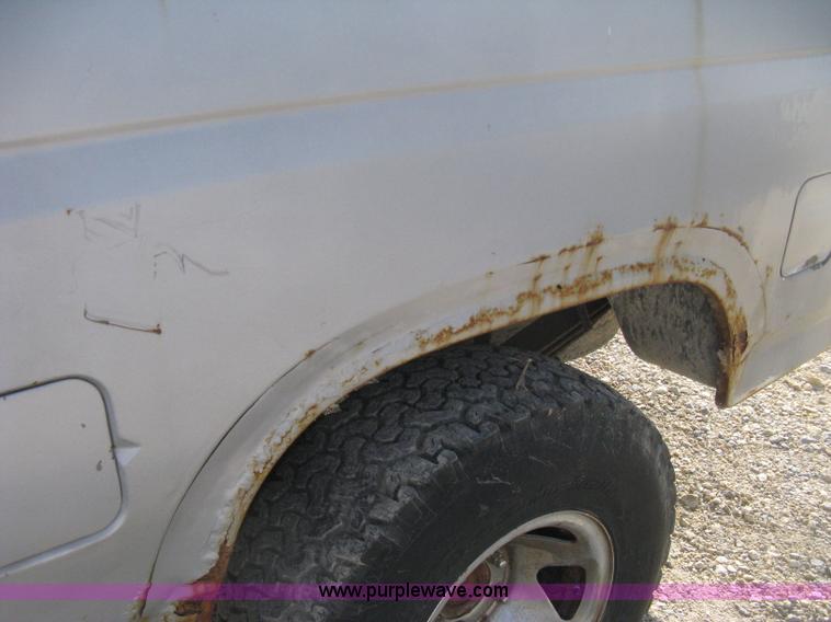 image for item H4486 1984 Ford F150 SuperCab pickup truck