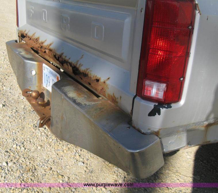 image for item H4486 1984 Ford F150 SuperCab pickup truck