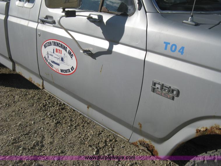 image for item H4486 1984 Ford F150 SuperCab pickup truck