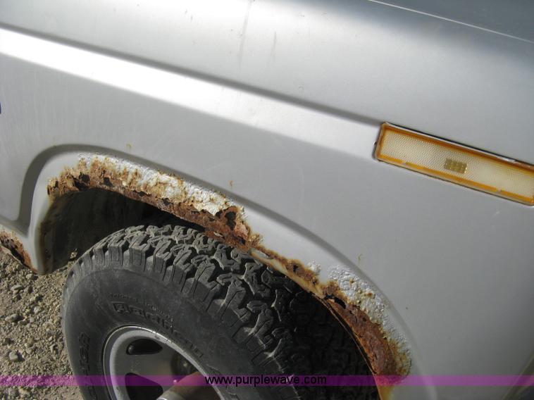 image for item H4486 1984 Ford F150 SuperCab pickup truck