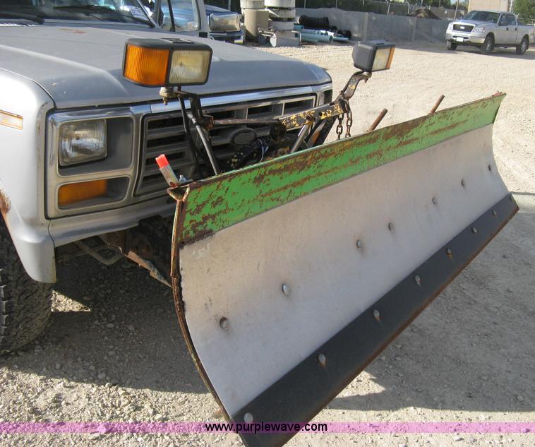 image for item H4486 1984 Ford F150 SuperCab pickup truck