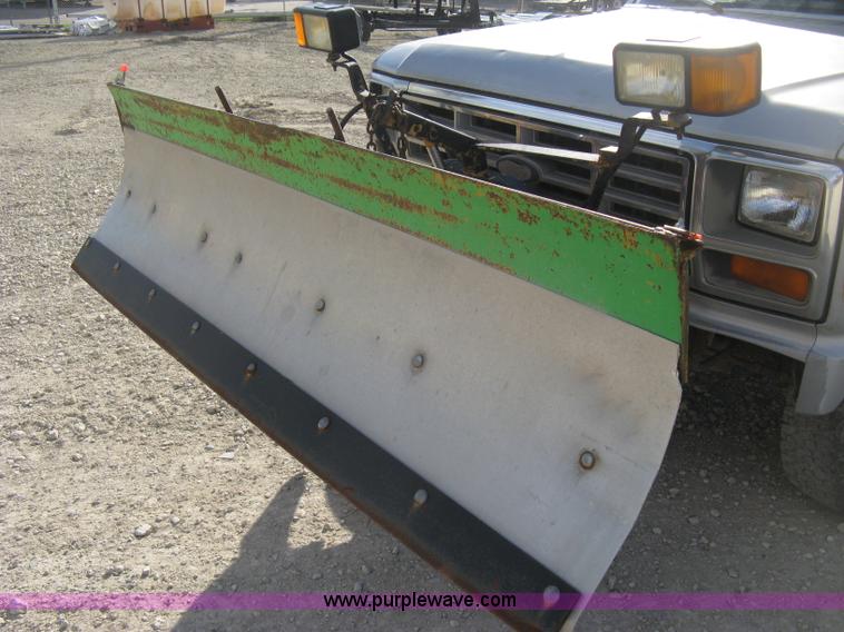 image for item H4486 1984 Ford F150 SuperCab pickup truck