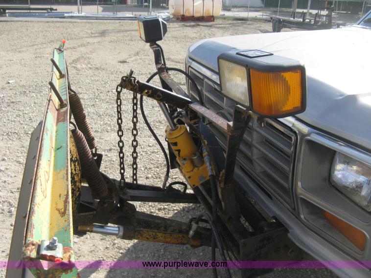 image for item H4486 1984 Ford F150 SuperCab pickup truck