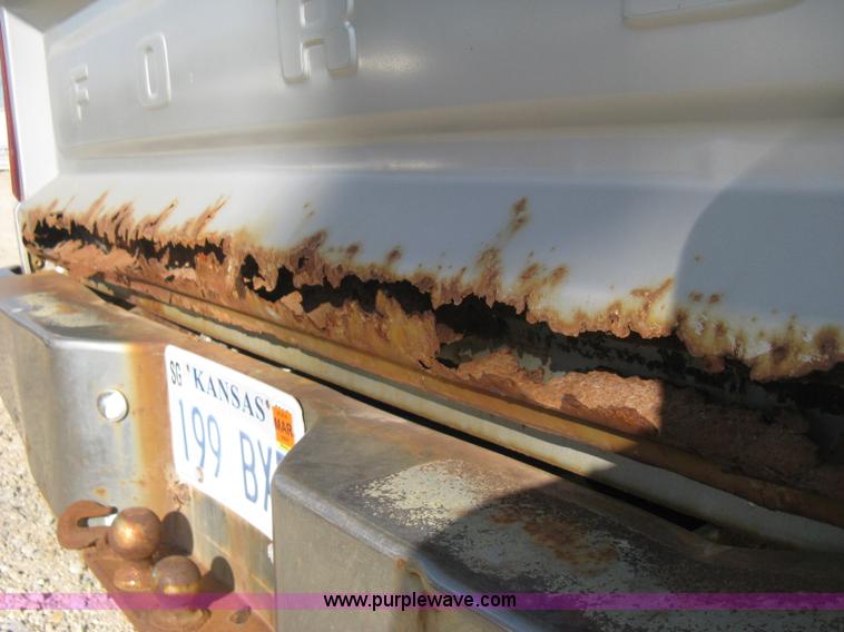 image for item H4486 1984 Ford F150 SuperCab pickup truck