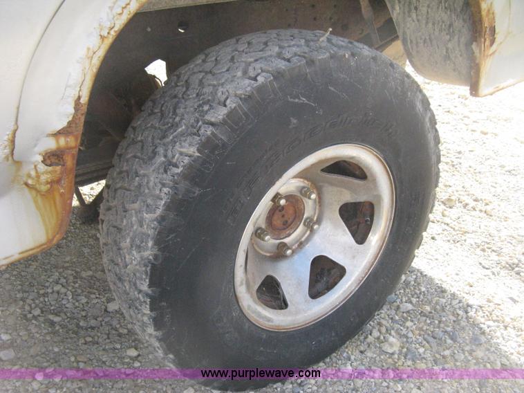 image for item H4486 1984 Ford F150 SuperCab pickup truck