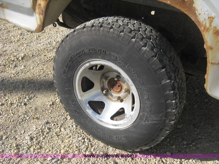 image for item H4486 1984 Ford F150 SuperCab pickup truck