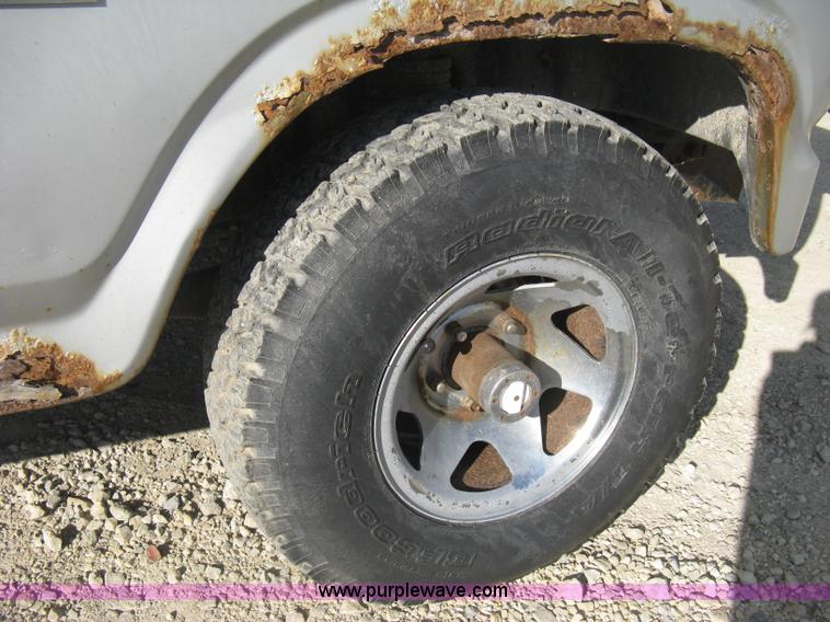 image for item H4486 1984 Ford F150 SuperCab pickup truck