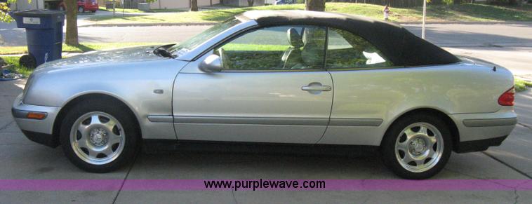 image for item H6265 1999 Mercedes Benz CLK320 Cabriolet convertible