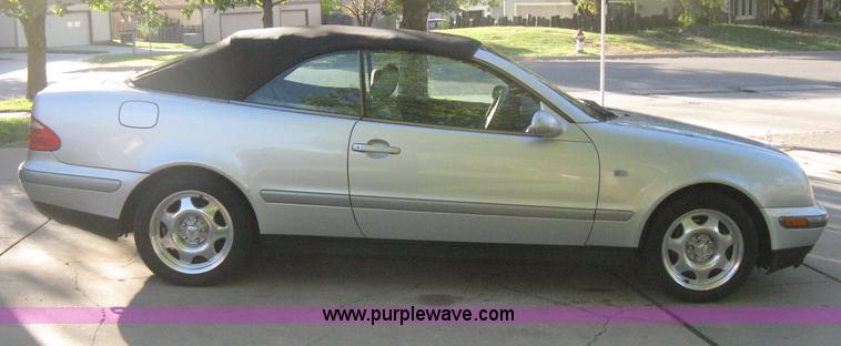 image for item H6265 1999 Mercedes Benz CLK320 Cabriolet convertible