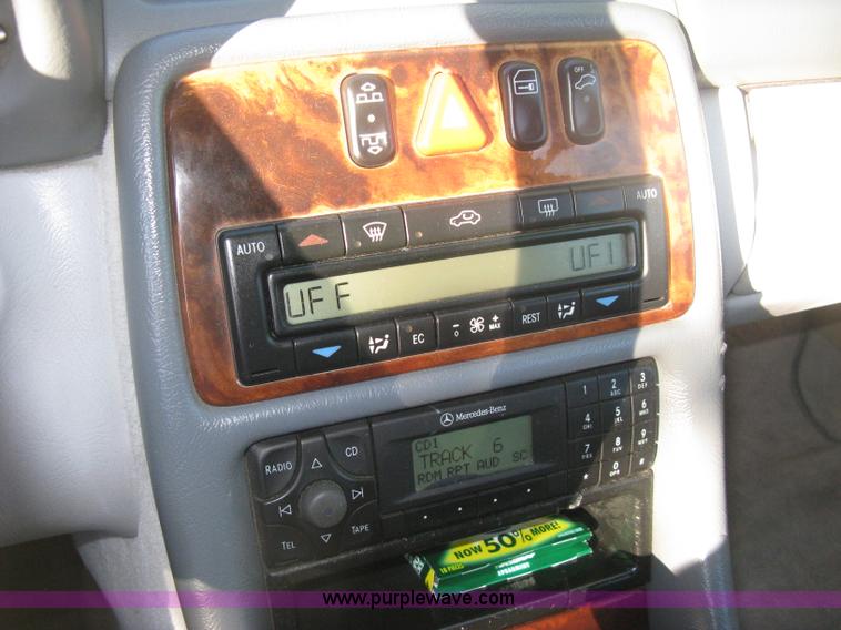 image for item H6265 1999 Mercedes Benz CLK320 Cabriolet convertible