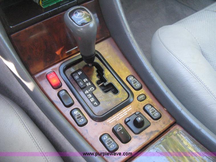 image for item H6265 1999 Mercedes Benz CLK320 Cabriolet convertible