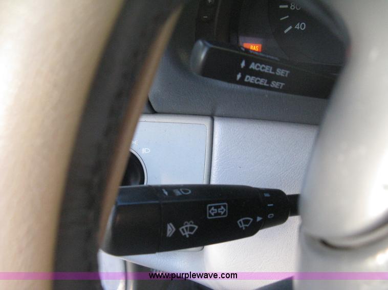 image for item H6265 1999 Mercedes Benz CLK320 Cabriolet convertible