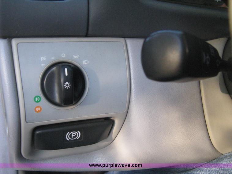 image for item H6265 1999 Mercedes Benz CLK320 Cabriolet convertible