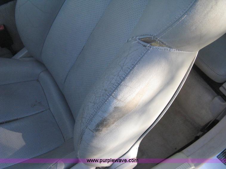 image for item H6265 1999 Mercedes Benz CLK320 Cabriolet convertible