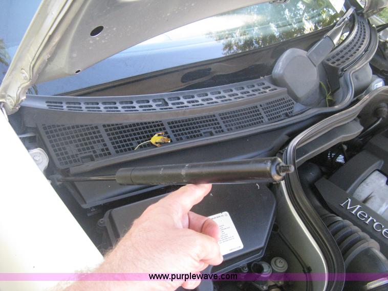 image for item H6265 1999 Mercedes Benz CLK320 Cabriolet convertible