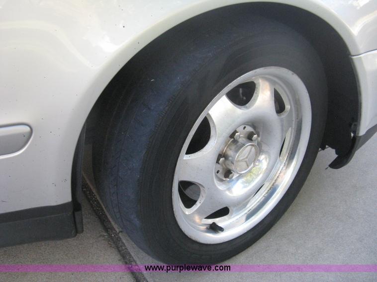 image for item H6265 1999 Mercedes Benz CLK320 Cabriolet convertible