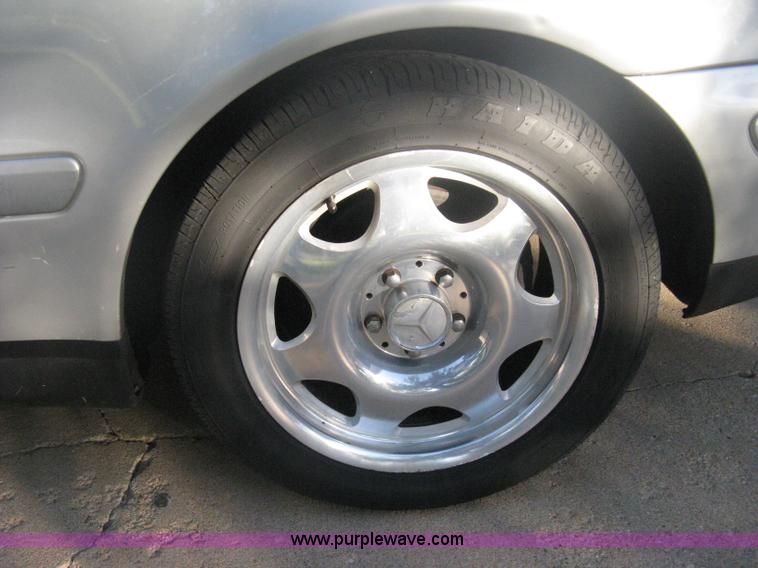 image for item H6265 1999 Mercedes Benz CLK320 Cabriolet convertible