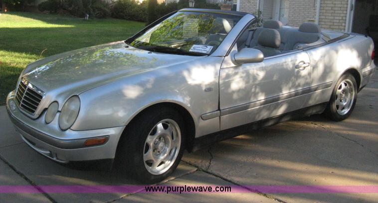 image for item H6265 1999 Mercedes Benz CLK320 Cabriolet convertible