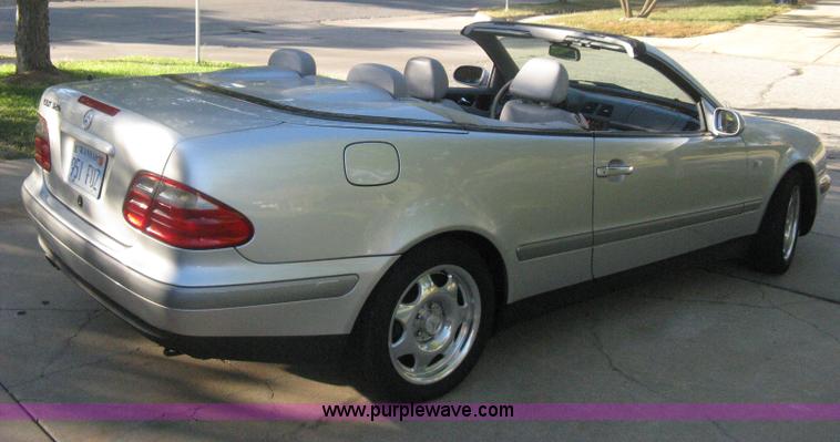 image for item H6265 1999 Mercedes Benz CLK320 Cabriolet convertible