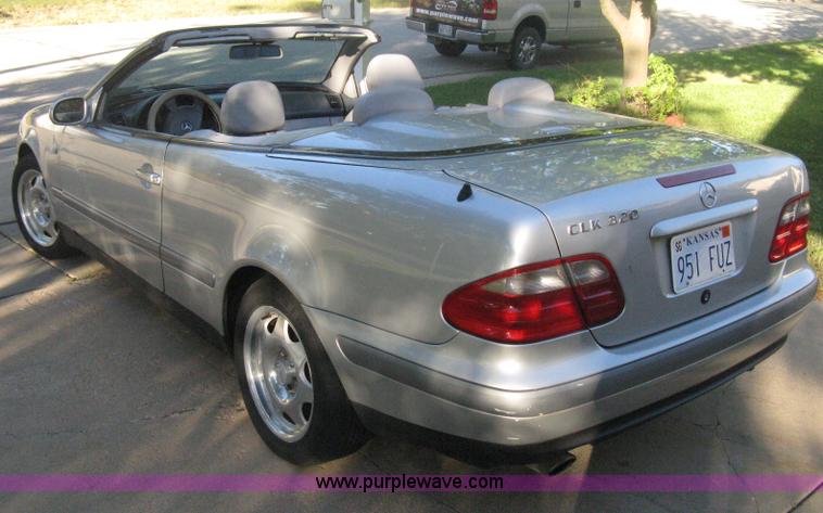 image for item H6265 1999 Mercedes Benz CLK320 Cabriolet convertible
