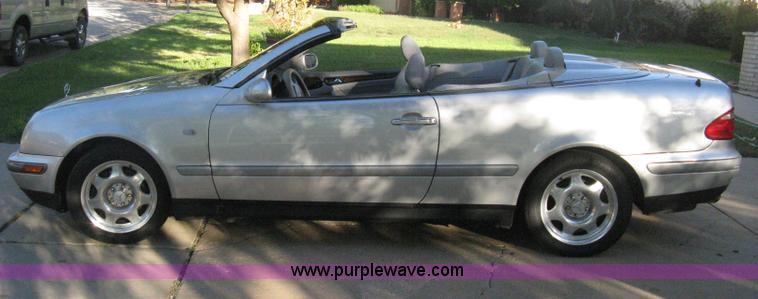 image for item H6265 1999 Mercedes Benz CLK320 Cabriolet convertible