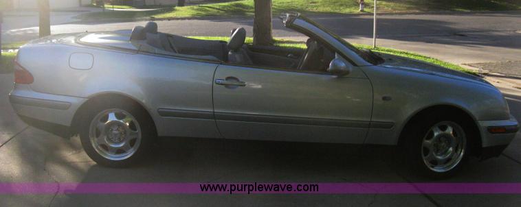 image for item H6265 1999 Mercedes Benz CLK320 Cabriolet convertible