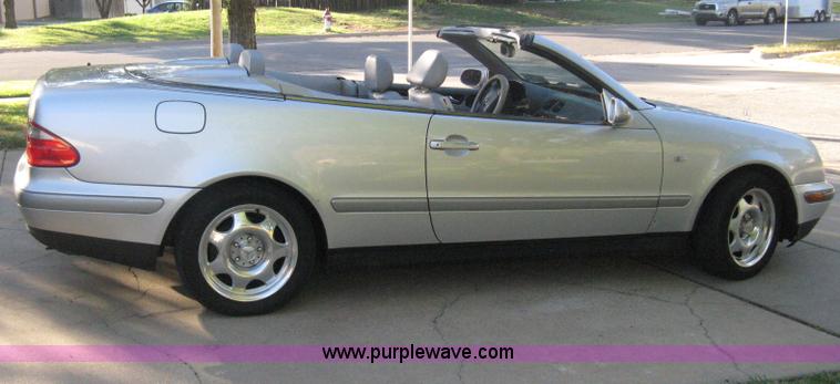 image for item H6265 1999 Mercedes Benz CLK320 Cabriolet convertible