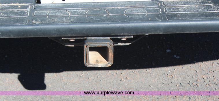 image for item H6880 2004 Chevrolet Silverado 1500 pickup truck