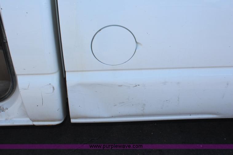 image for item H6880 2004 Chevrolet Silverado 1500 pickup truck