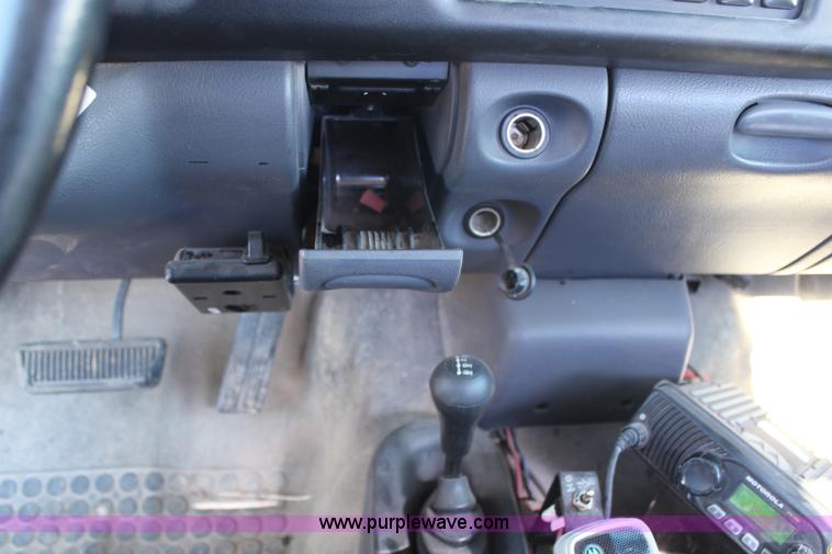 image for item H6881 2001 Dodge Ram 2500 pickup truck