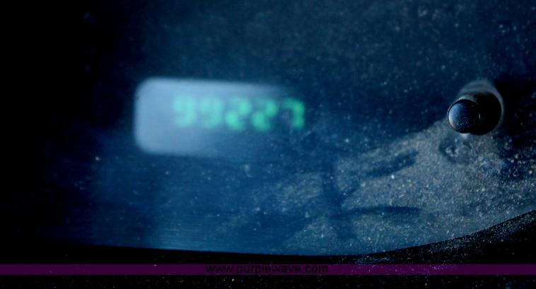 image for item H6881 2001 Dodge Ram 2500 pickup truck