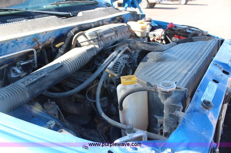 image for item H6881 2001 Dodge Ram 2500 pickup truck