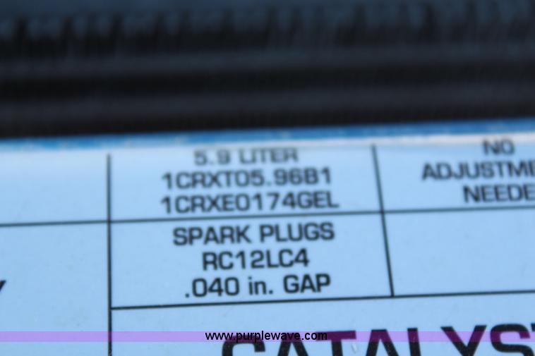 image for item H6881 2001 Dodge Ram 2500 pickup truck